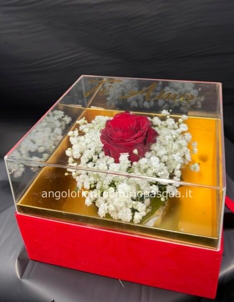 Cofanetto trasparente con rosa