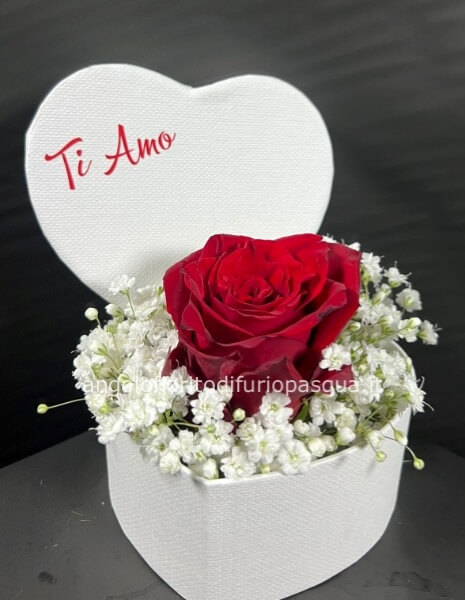Cuore piccolo con rosa